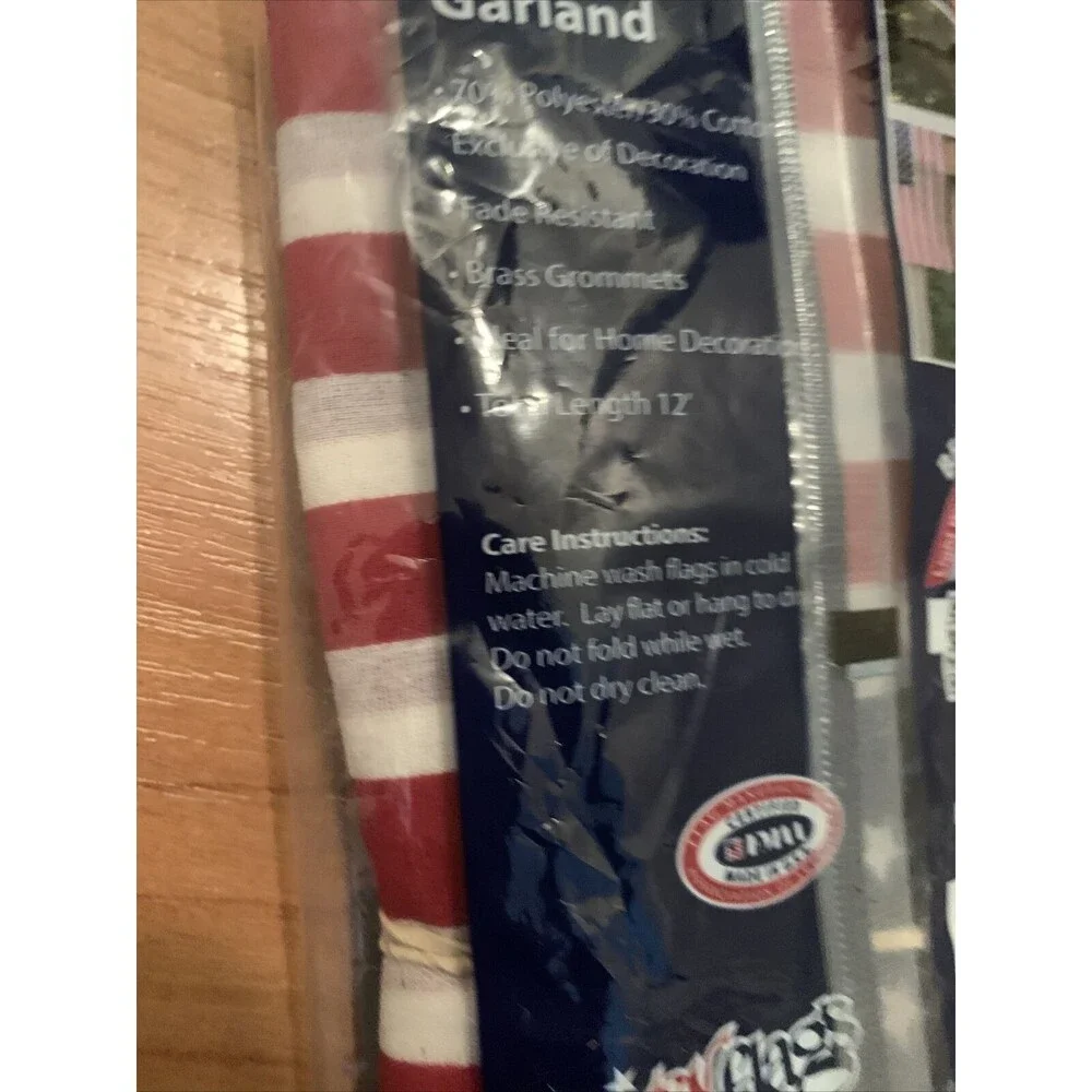 U.S. Patriotic Theme Garland with 12 Flags & Grommets 8x12 IN